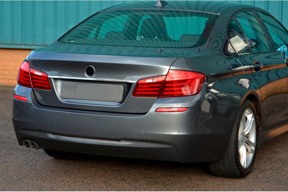 BMW 5 серия F10/F11 2010–2016 гг. Накладка SD из нержавеющей стали над номером Carmos - Турецкая Нержавеющая Сталь Фото 6