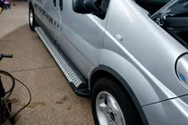 Nissan Primastar 2002-2014 гг. Боковые пороги X5-тип (2 шт, алюминий) фото 2