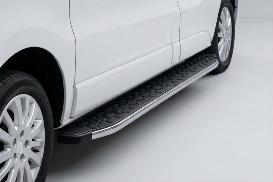 Nissan NV300/Primastar 2016- гг. Боковые Подножки BlackLine (2 шт., Алюминий) Image