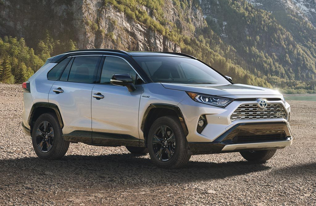 Кроссовер Toyota RAV4 пятого поколения