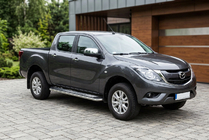 Mazda BT-50 2012- гг. Боковые Подножки Maydos V2 (2 шт., Алюминий и Нержавейка) фото 1