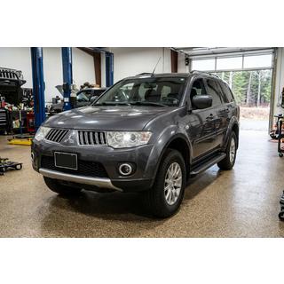 Боковые Подножки Allmond Black (2 шт., Алюминий) Mitsubishi Pajero Sport 2008-2015 гг. фото 1