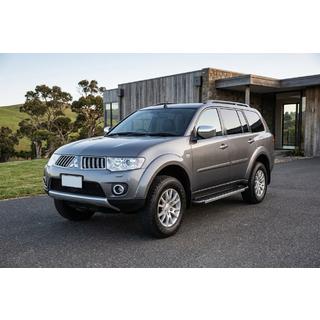 Боковые пороги RedLine V1 (2 шт., алюминий) Mitsubishi Pajero Sport 2008-2015 гг. фото 1