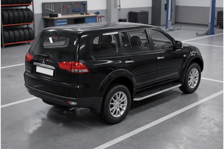 Mitsubishi Pajero Sport 2008-2015 гг. Боковые Подножки Maydos V1 (2 шт., Алюминий и Нержавейка) Image