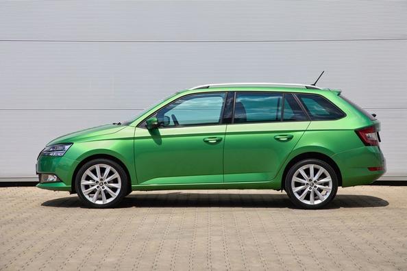 Обновленный универсал Skoda Fabia Combi третьего поколения фото 10