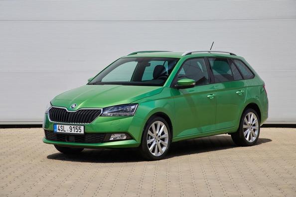 Обновленный универсал Skoda Fabia Combi третьего поколения фото 2