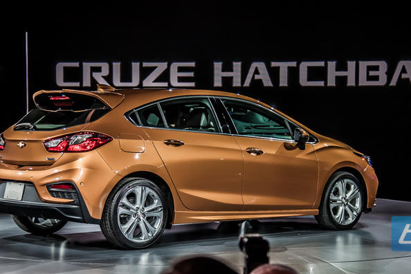 Хэтчбек второго поколения Chevrolet Cruze фото 9