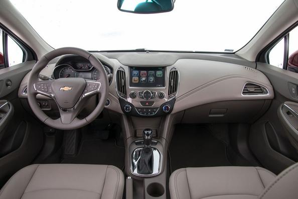 Хэтчбек второго поколения Chevrolet Cruze фото 7