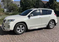 Toyota Rav 4 2006-2013 гг. Рейлинги Skyport (черные) фото 1