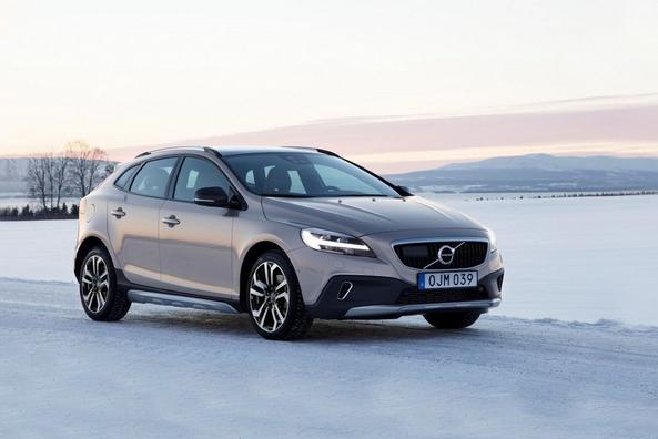 Обзор внедорожной версии хэтчбека Volvo V40 Cross Country