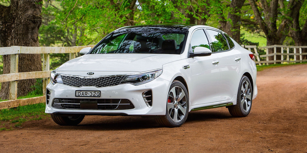 Обзор заряженного седана KIA Optima GT
