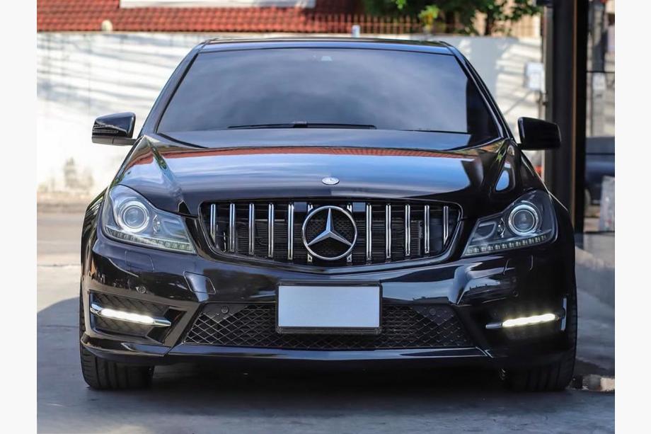 Mercedes C-class W204 2007-2015рр. Передняя решетка GT Panamericana Image