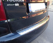 Volkswagen Touran 2003-2010 гг. Накладка на задний бампер Carmos нержавейка фото 5