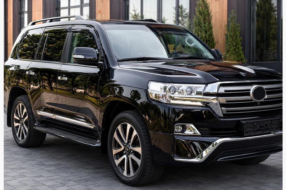 Toyota Land Cruiser 200 2007-2021 гг. Комплект обвеса 2016-2021 (Executive 2016) Фото 9