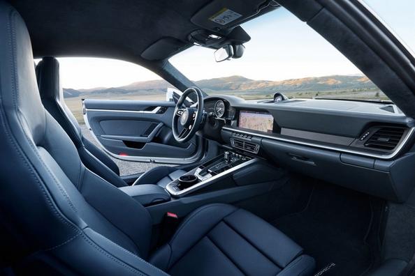 Обзор Porsche 911 Carrera восьмого поколения фото 5