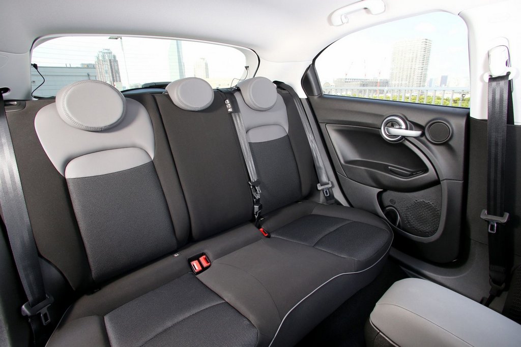 Компактный городской кроссовер Fiat 500X