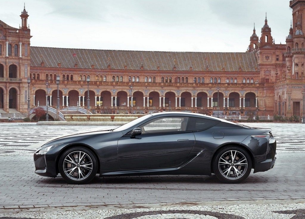 Обзор спортивного купе Lexus LC 500