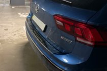 Volkswagen Tiguan 2016-2023 гг. Накладка на задний бампер нержавейка (Carmos) фото 10