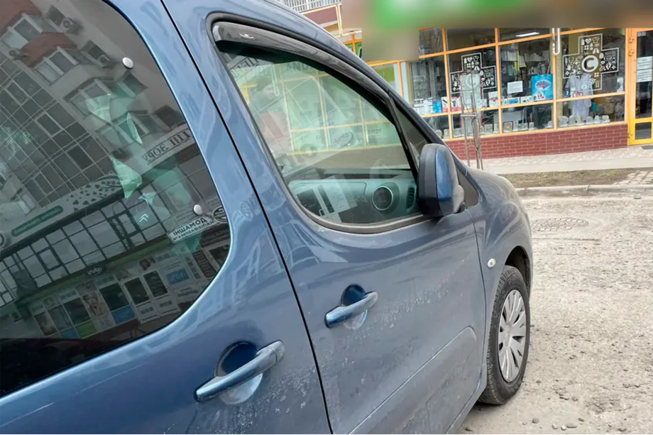 Citroen Berlingo 2008-2018 гг. Ветровики вставные (2 шт, HIC) Фото 2