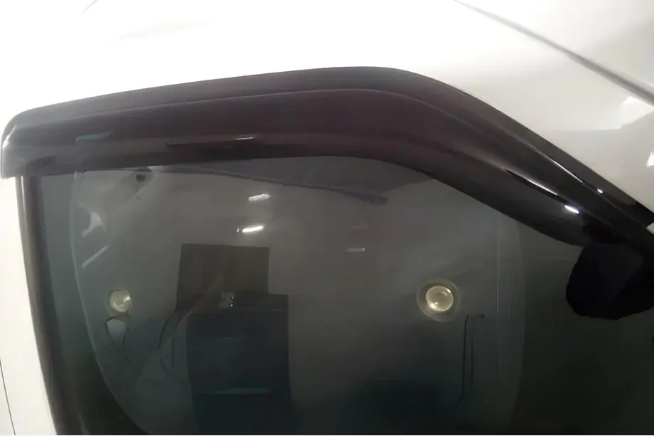 Renault Logan I 2008-2013 гг. Ветровики на окна (4 шт, HIC) Фото 2
