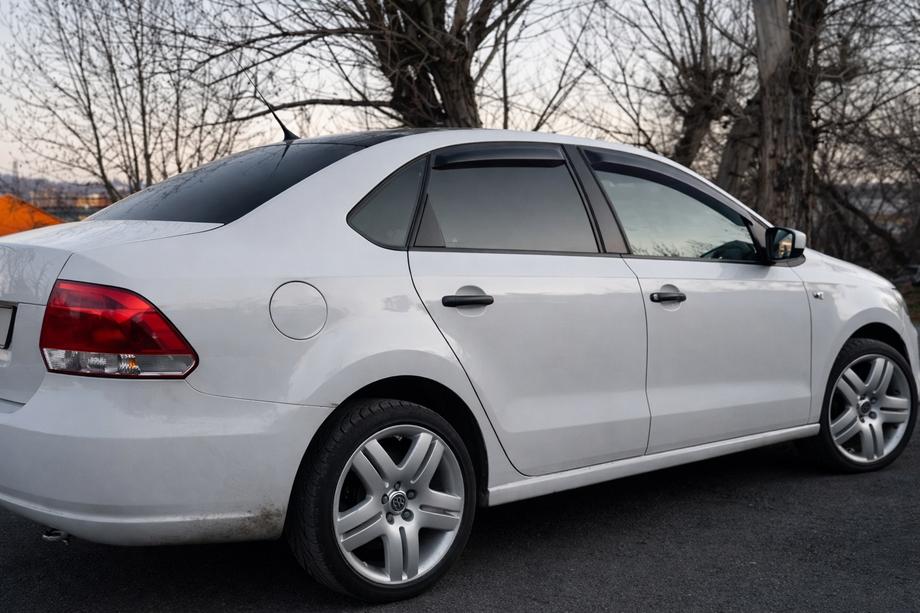 Volkswagen Polo 2010-2017 гг. Ветровики SD (4 шт, HIC) Фото 2