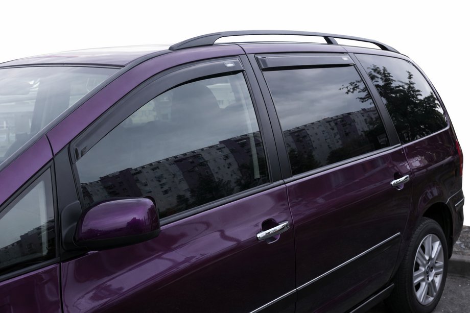 Volkswagen Sharan 1995-2010 гг. Ветровики на окна (4 шт, HIC) Фото 4