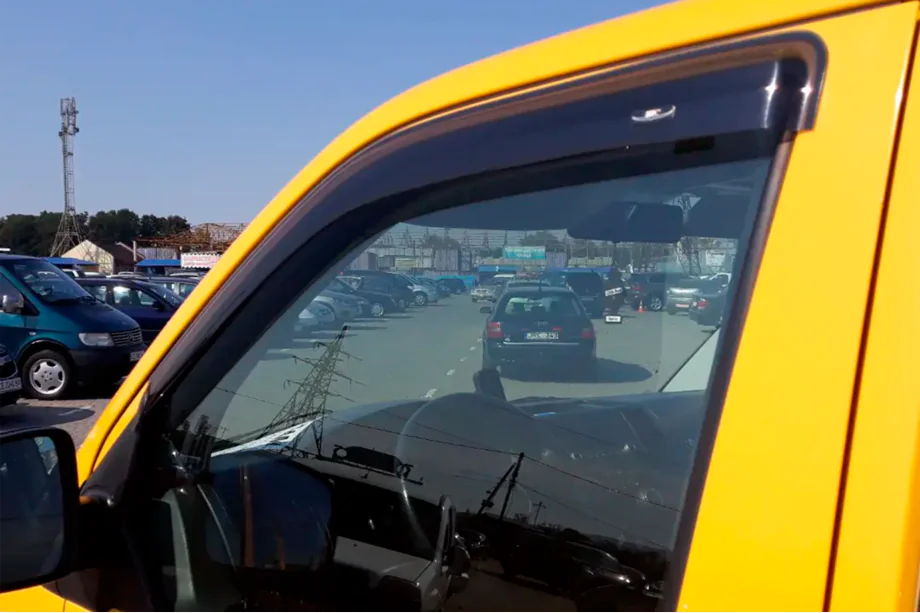 Volkswagen T5 Caravelle 2004-2010 гг. Ветровики на окна (2 шт, HIC) Фото 4