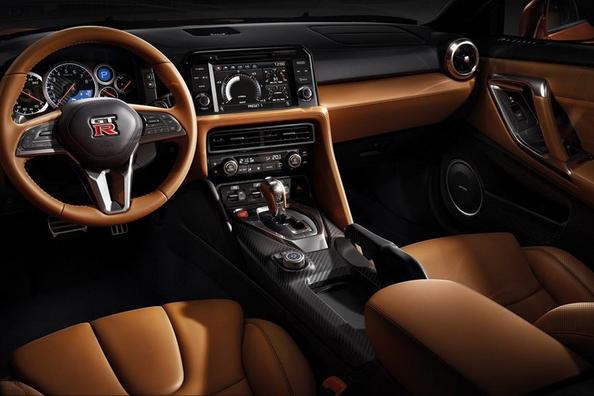 Полноприводное спортивное купе Nissan GT-R фото 7