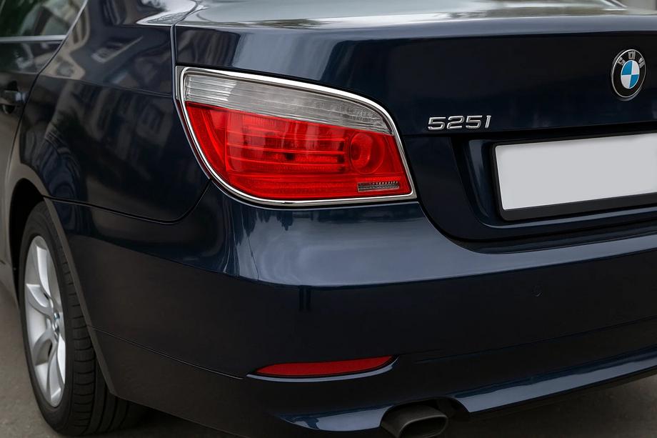 BMW 5 серия E60/E61 2003-2010 гг. Хромированные накладки на задние фонари (2 шт., пластик) Image