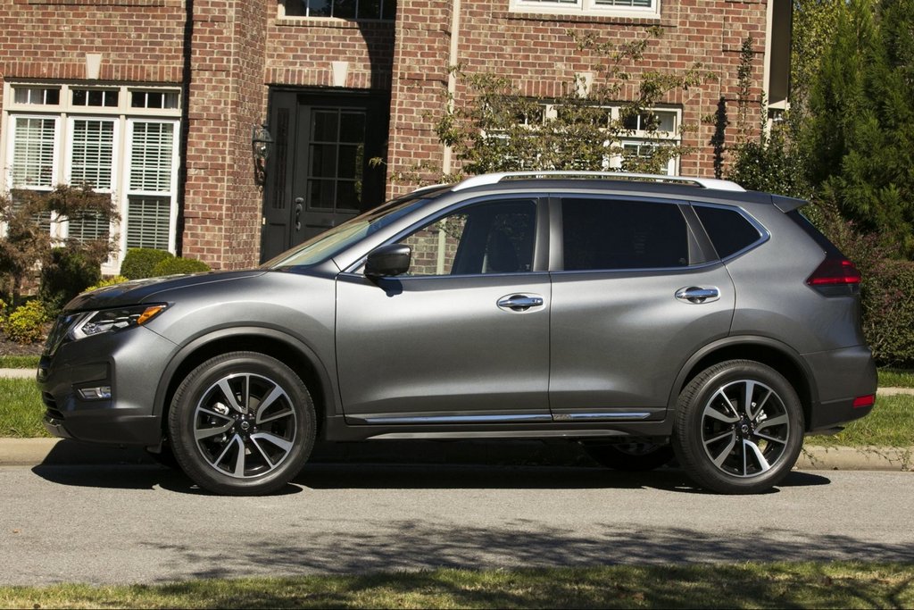 Второе поколение кроссовера Nissan Rogue