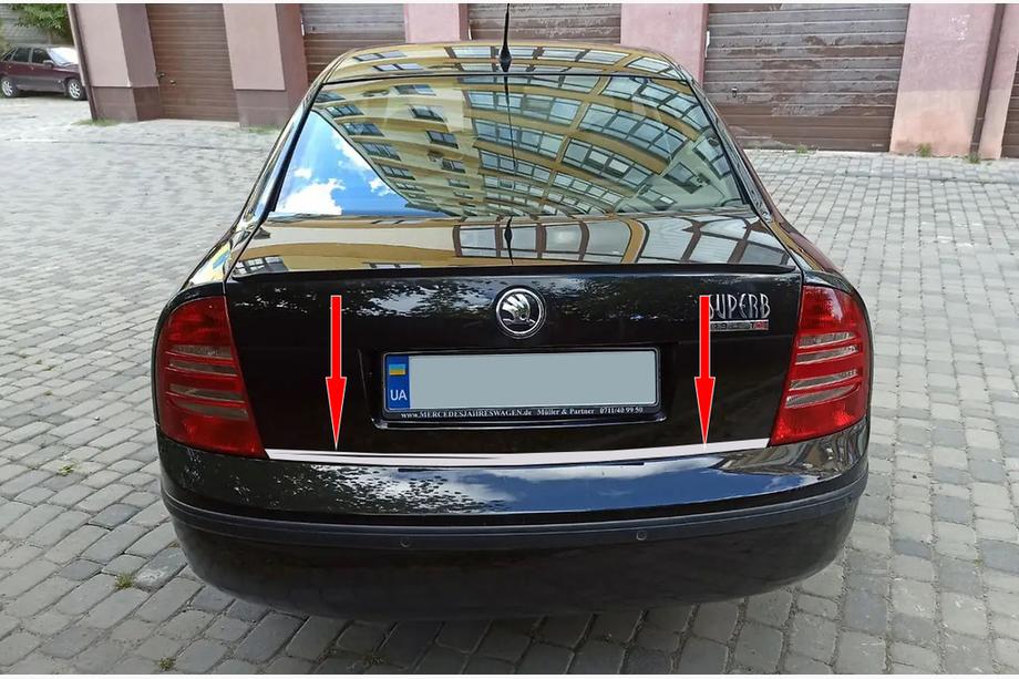 Skoda Superb 2001-2009 гг. Накладка на багажник нержавейка Image