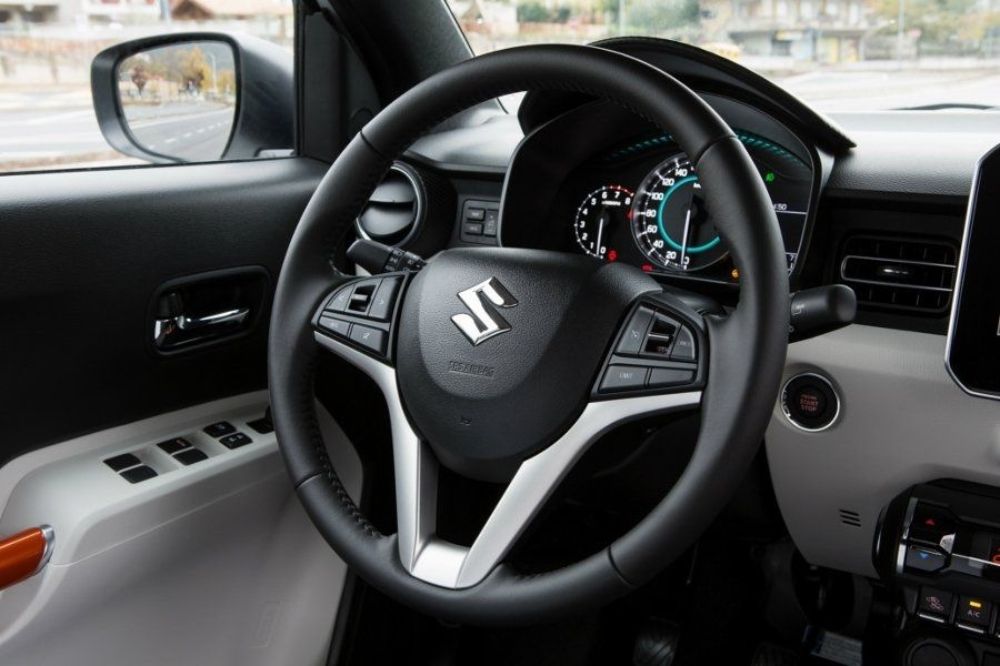 Компактный хэтчбек повышенной проходимости Suzuki Ignis