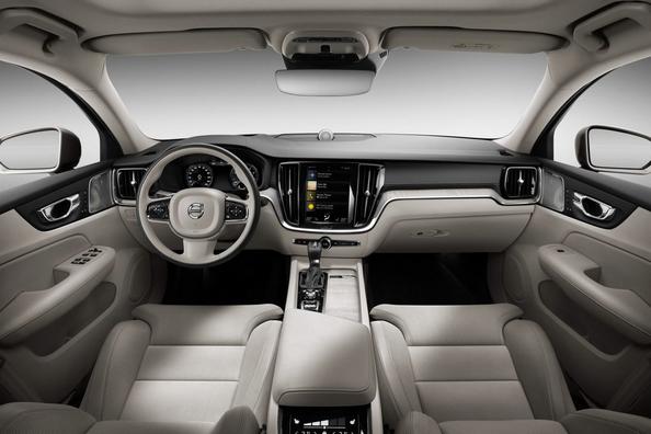 Новое поколение седана Volvo S60 фото 10