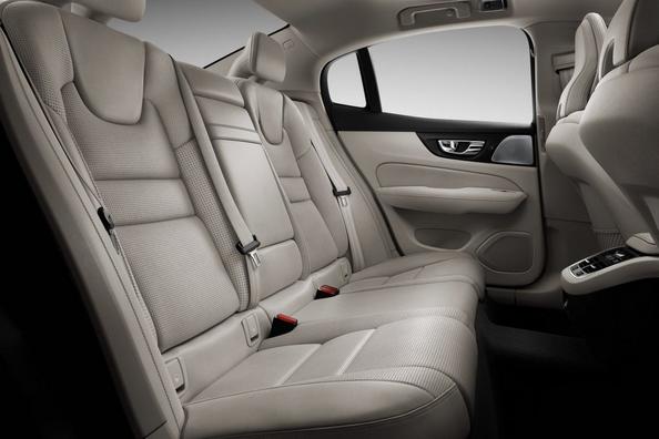 Новое поколение седана Volvo S60 фото 12