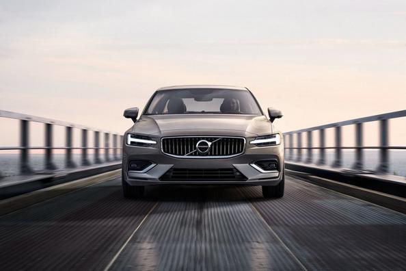 Новое поколение седана Volvo S60 фото 6