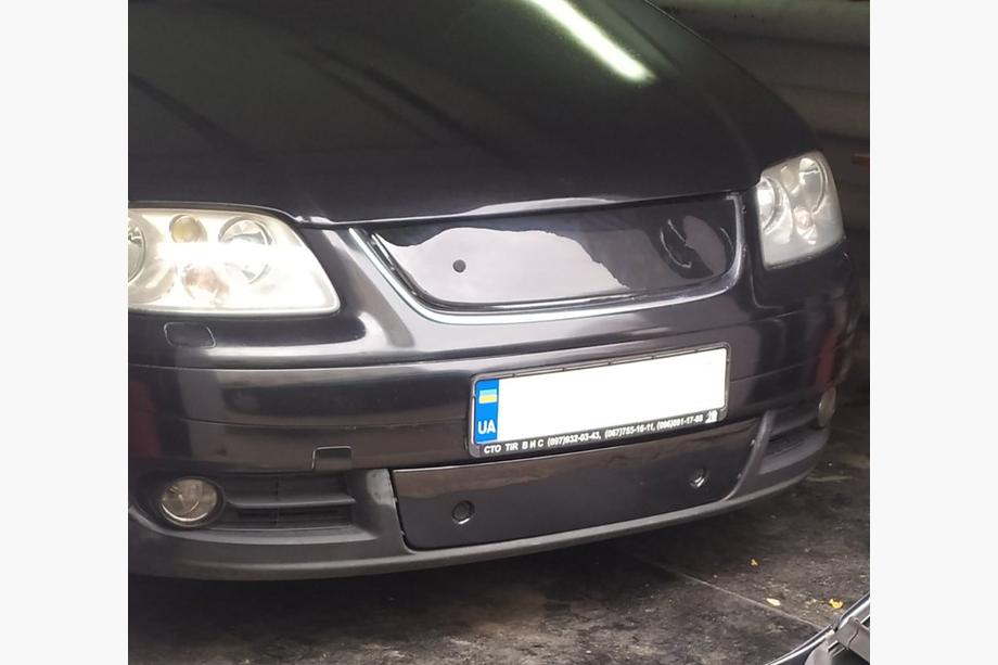 Volkswagen Touran 2003-2010 гг. Зимняя решетка (верхняя, 2003-2006) Фото 7