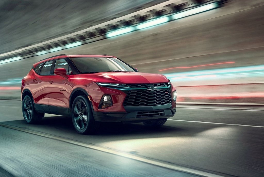 Обзор среднеразмерного кроссовера Chevrolet Blazer