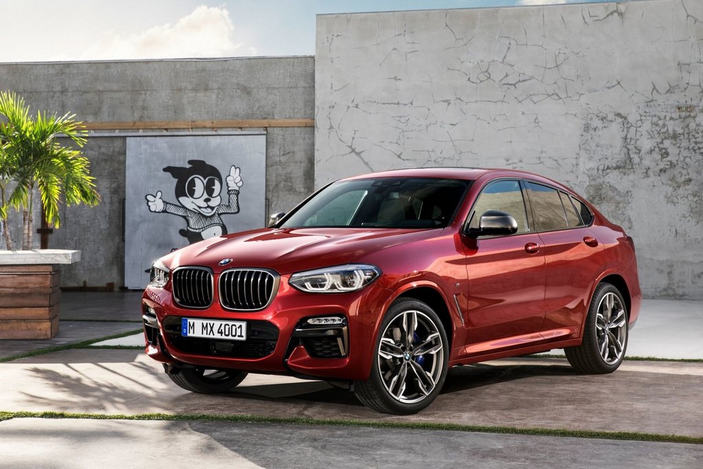 Второе поколение среднеразмерного кроссовера BMW X4