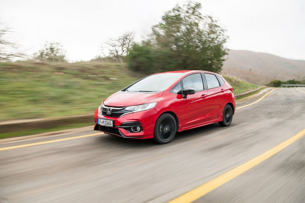 Обновленный компактный хэтчбек Honda Jazz третьего воплощения