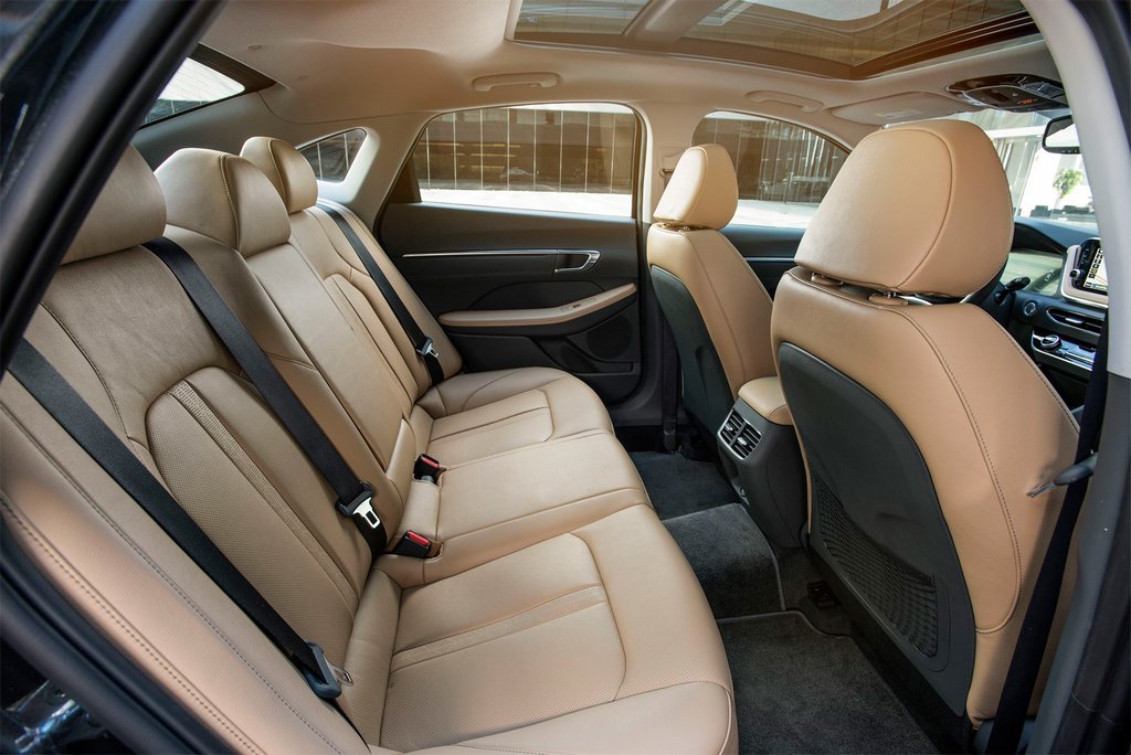 Седан Hyundai Sonata восьмого поколения