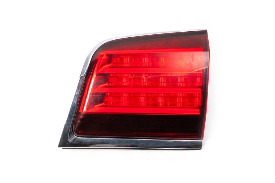 Lexus LX570/450d 2008-2022 гг. Задний правый фонарь на крышке багажника Б/У (1шт, 2008-2012) Image