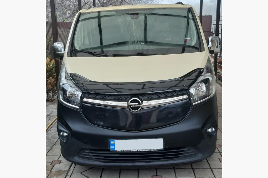 Opel Vivaro 2015-2019 гг. Зимняя накладка на решетку радиатора Image
