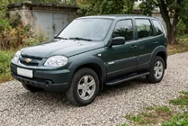 Chevrolet Niva 1998-2020 гг. Боковые Подножки Bosphore Black (2 шт., Алюминий) фото 1