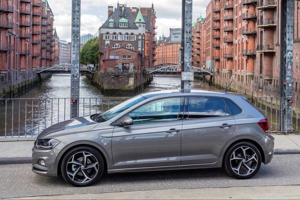 Пятидверный хэтчбек Volkswagen Polo шестого воплощения фото 4