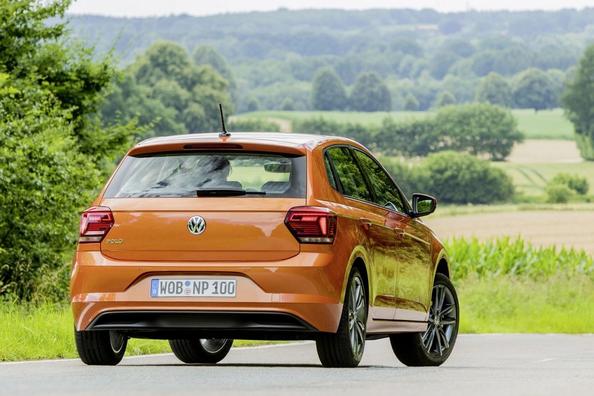 Пятидверный хэтчбек Volkswagen Polo шестого воплощения фото 5