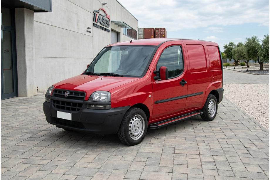 Fiat Doblo I 2001-2005 гг. Боковые Подножки Maya Red (2 шт., Алюминий) Фото 1