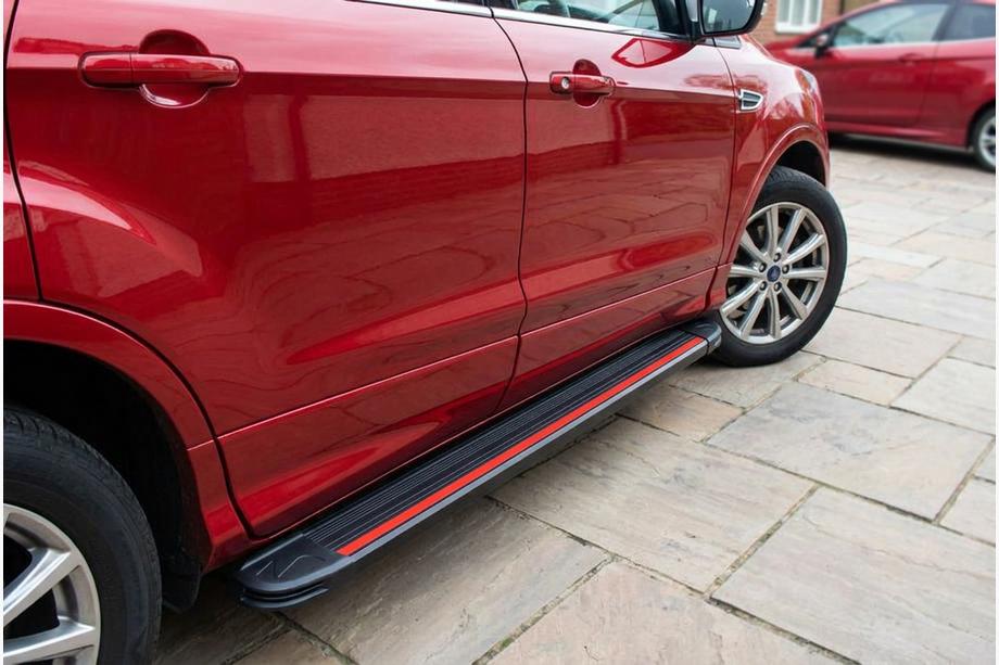 Ford Kuga/Escape 2013-2019 гг. Боковые Подножки Maya Red (2 шт., Алюминий) Фото 1