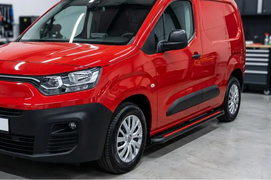 Peugeot Partner/Rifter 2019- гг. Боковые Подножки Maya Red (2 шт., Алюминий) Фото 1