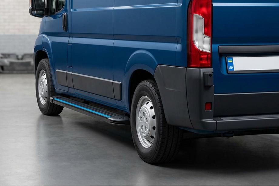 Fiat Ducato 2006-2025 гг. Боковые Подножки Maya Blue (2 шт., Алюминий) Короткая База Фото 1