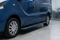 Opel Vivaro 2015-2019 гг. Боковые Подножки Maya Blue (2 шт., Алюминий) фото 1